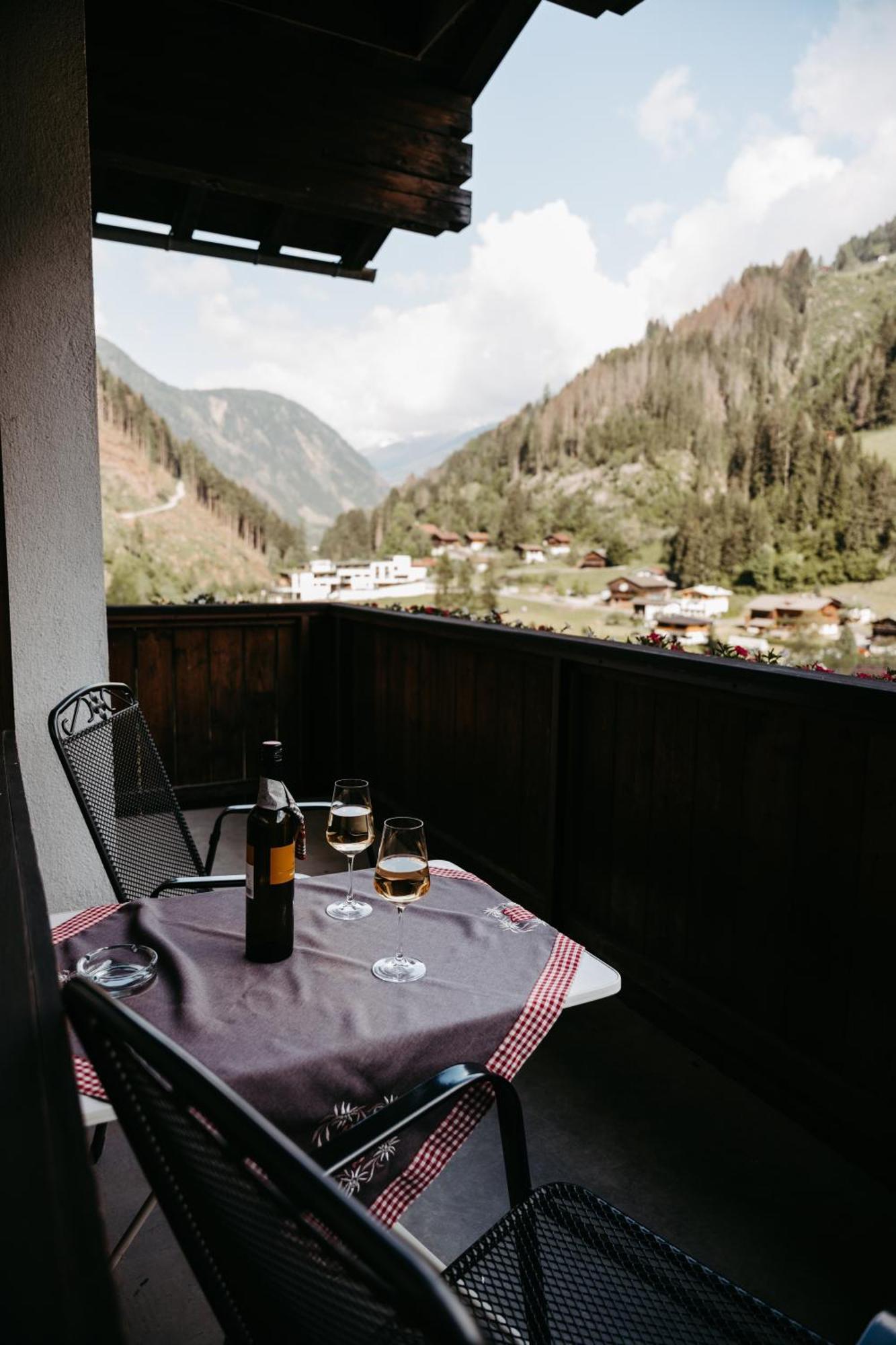 Gasthof Pension Kohlplatzl Hopfgarten in Defereggen Esterno foto